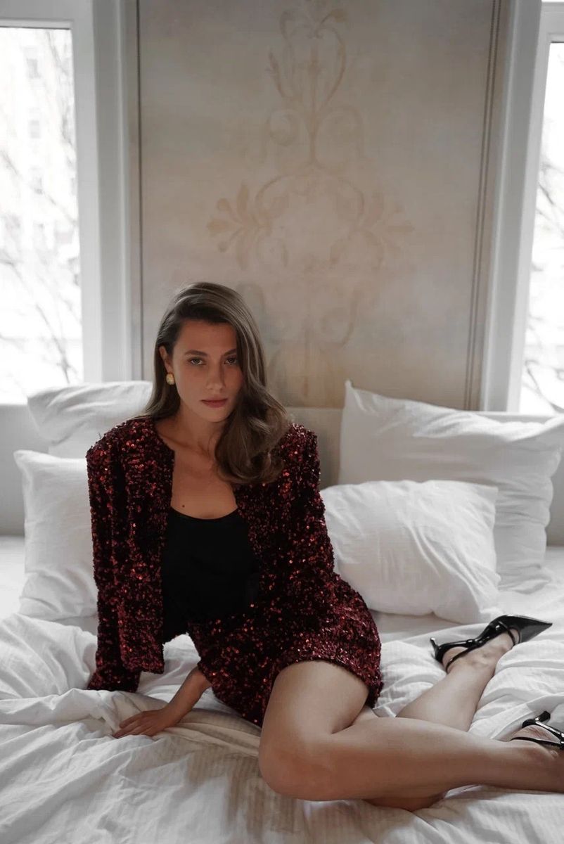 Жакет из пайеток красный