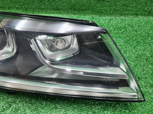 Битая Фара правая VW Touareg 2 NF (14-18) ксенон
