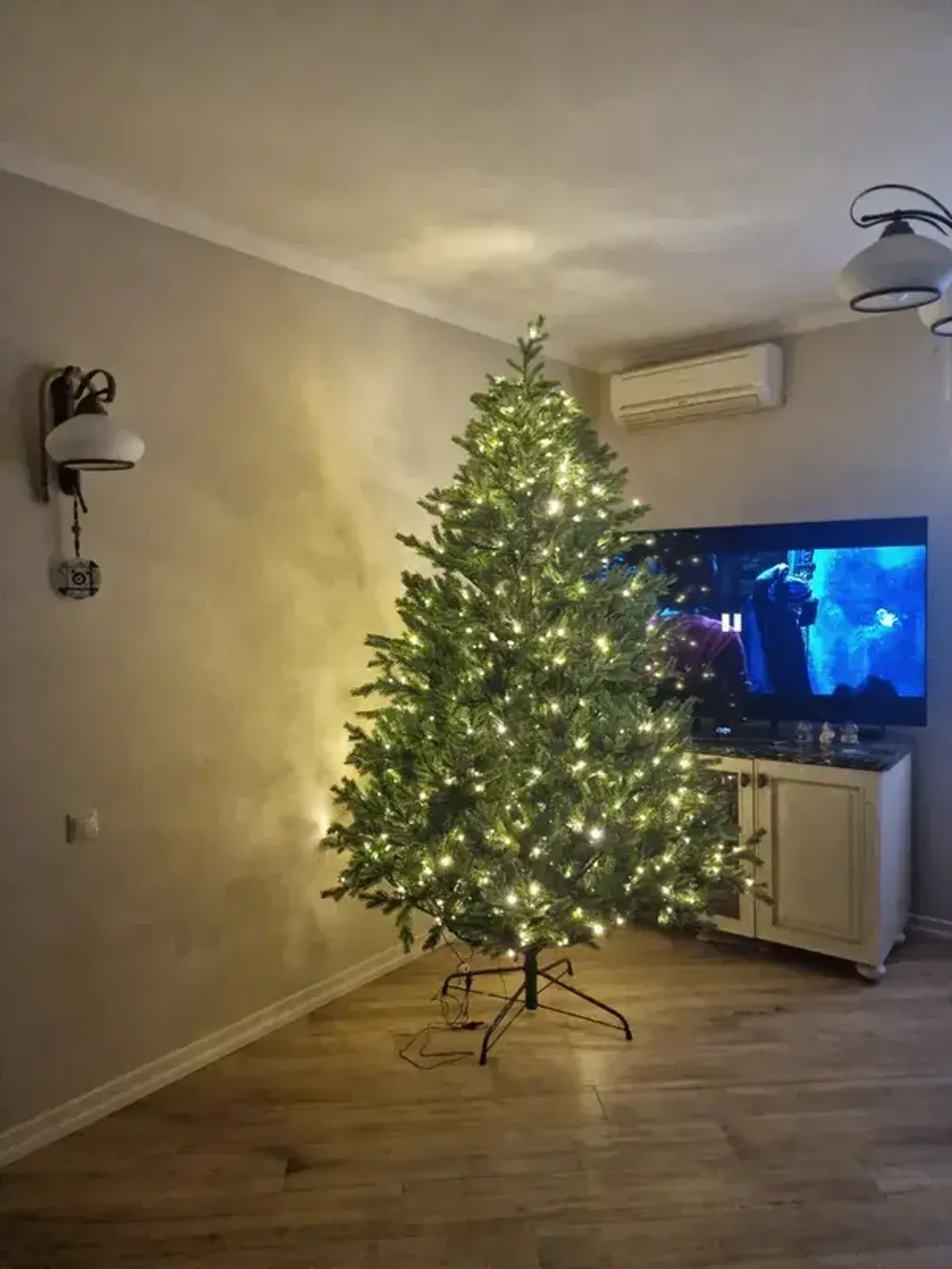 Елка с гирляндой «Торжественная» (Литая хвоя) 4 м