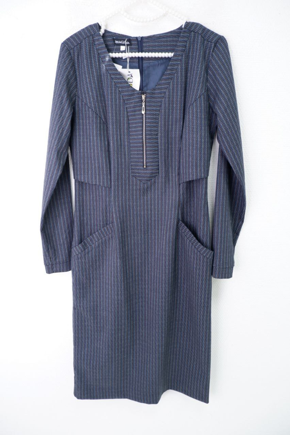 Платье MAGDA стильное 42 размер, новое