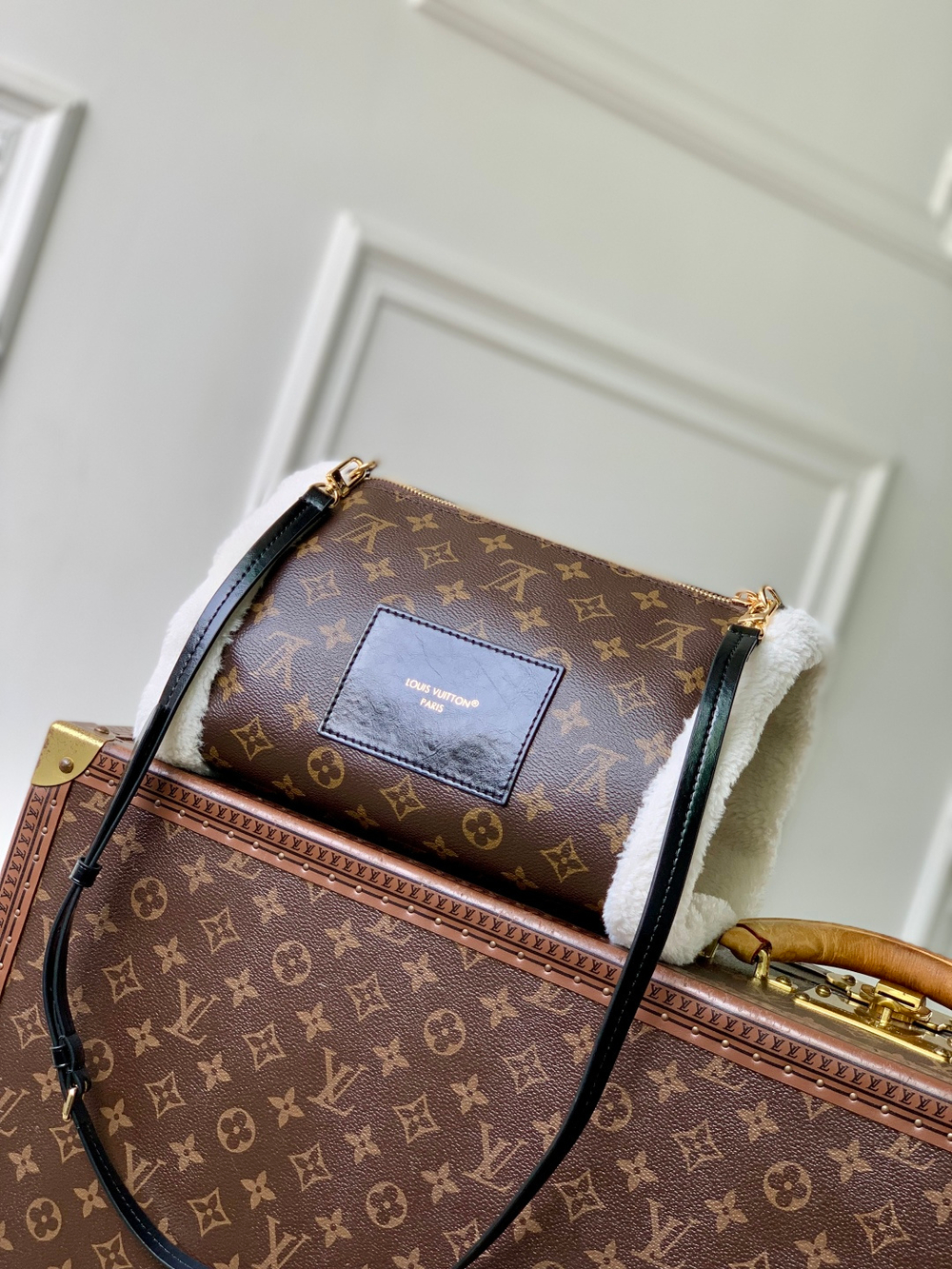 Louis Vuitton Teddy Mitt