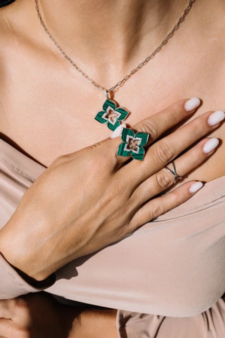 Кольцо "TRUE FLOWERS" крупное с малахитом в серебре