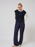 Жилет вязаный на пуговицах