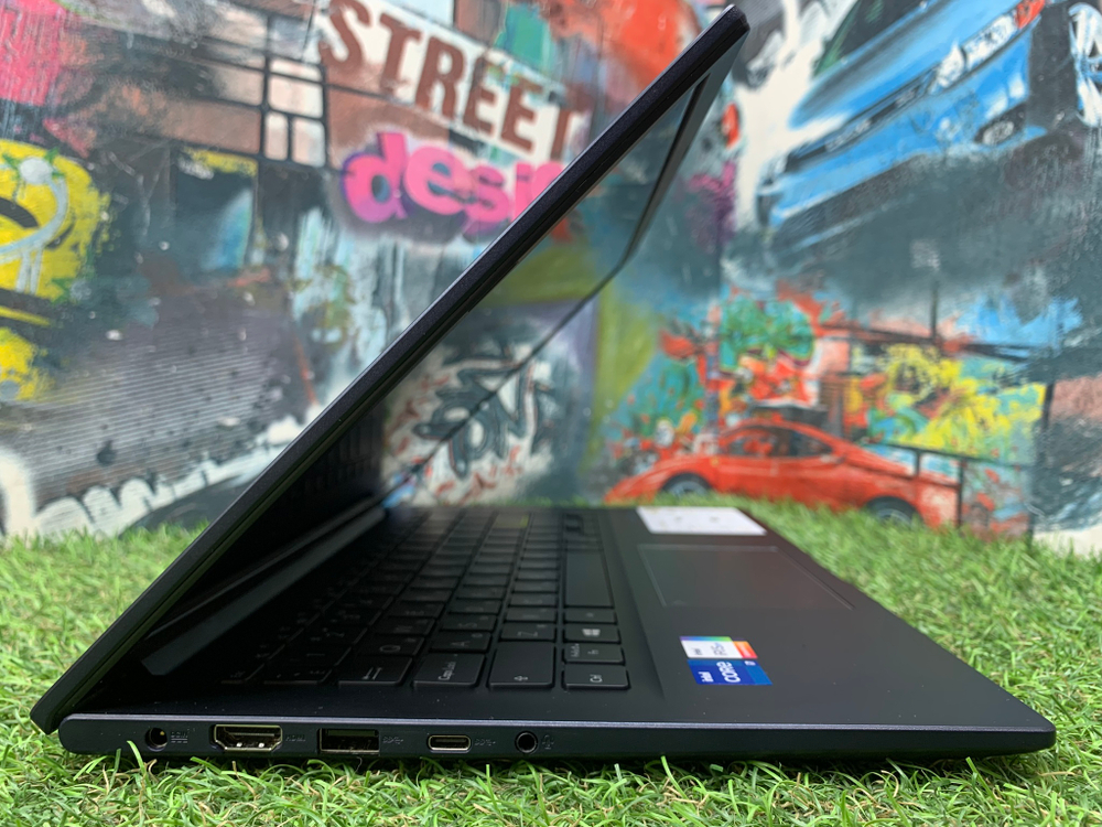 Мощный Ультрабук Asus VivoBook 14" i7-11/8/SSD512