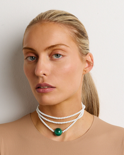 Нить из кахолонга с акцентной бусиной из малахита