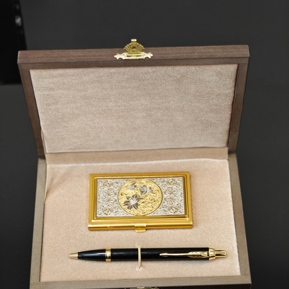 Набор "Цветы" (Златоуст), визитница и ручка Паркер