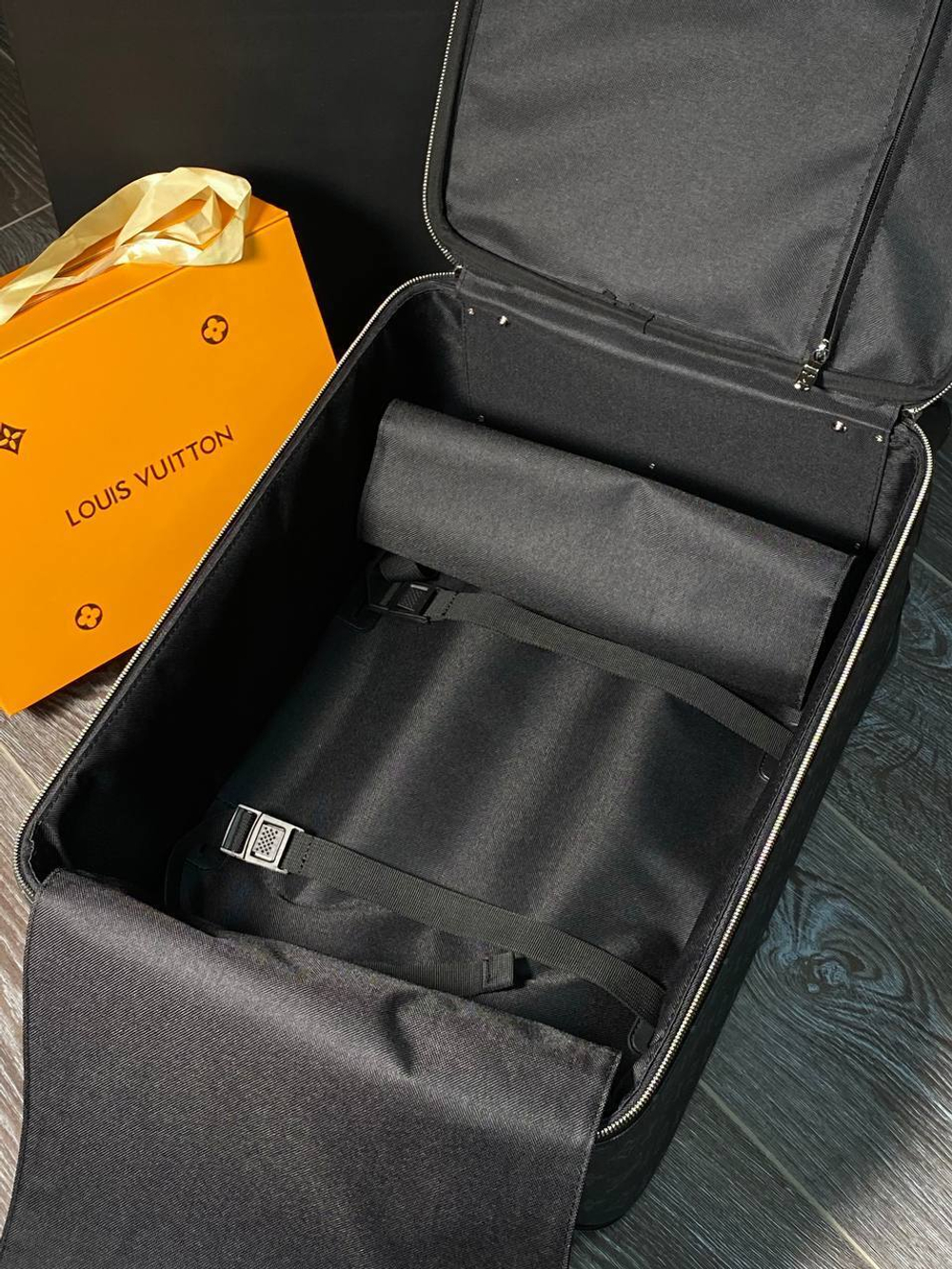 Чемодан Louis Vuitton