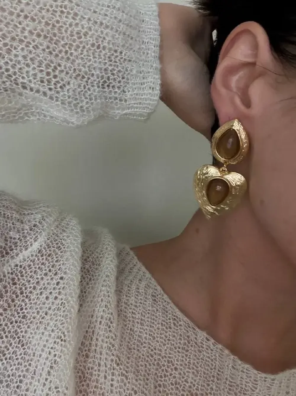 Серьги-сердце с коричневым литьем, Золотой