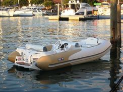 Лодка надувная AVON (ZODIAC) SeaSport Jet 380 ( бело-песочная )