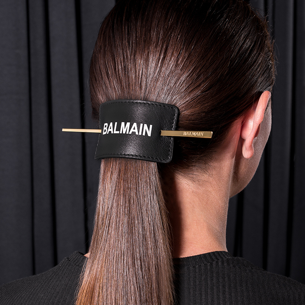 Balmain Hair Couture Заколка со шпилькой кожаная черная с белой надписью