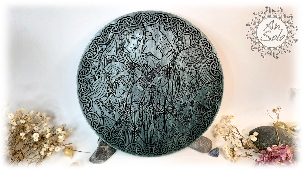 Скандинавский алтарь "Норны"