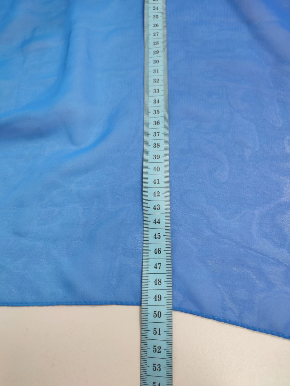 Шарф насыщенного синего оттенка