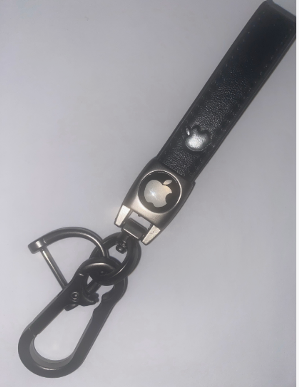 Брелок для ключей Кожа  AP APPLE  (Плоский) с карабином X101