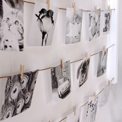 Панно с зажимами для 40 фотографий Hangit белое Umbra