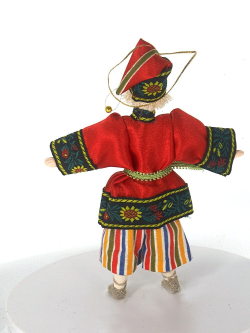 Подвесная фарфоровая кукла Петрушка - персонаж русского народного театра. Сувенир ручной работы