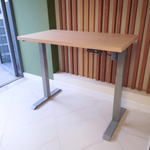 Регулируемый компьютерный стол Motor UP с регулировкой по высоте — столешница МДФ дуб беленый