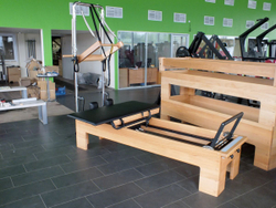 Комбинированный стол трапеция вертикальный