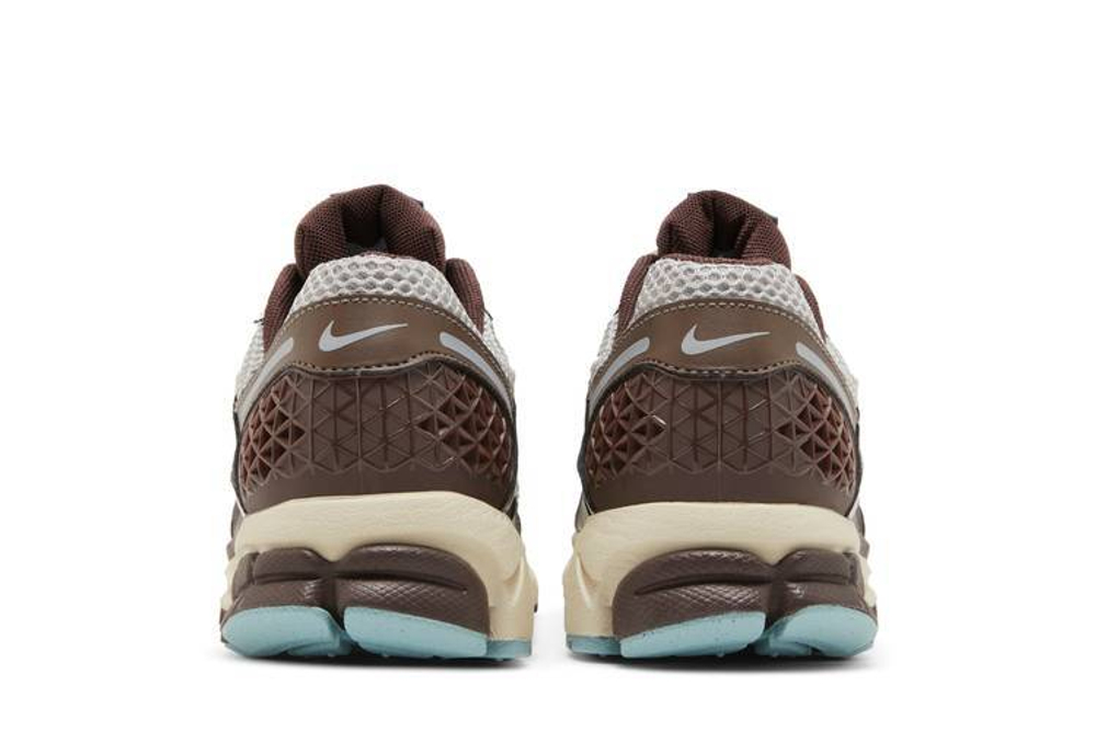 Кроссовки Nike Air Zoom Vomero 5 (Женская размерная сетка)