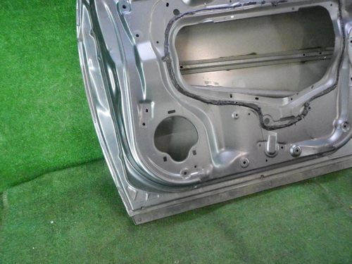 Дверь передняя правая Honda CR-V 3 (2006-2012)