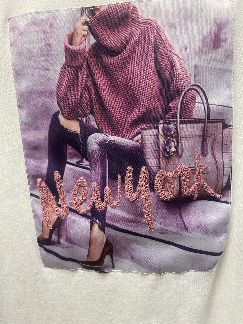 Футболка белая для беременных с нашивкой "New York" (95% хлопок и 5% лайкра), размер 54