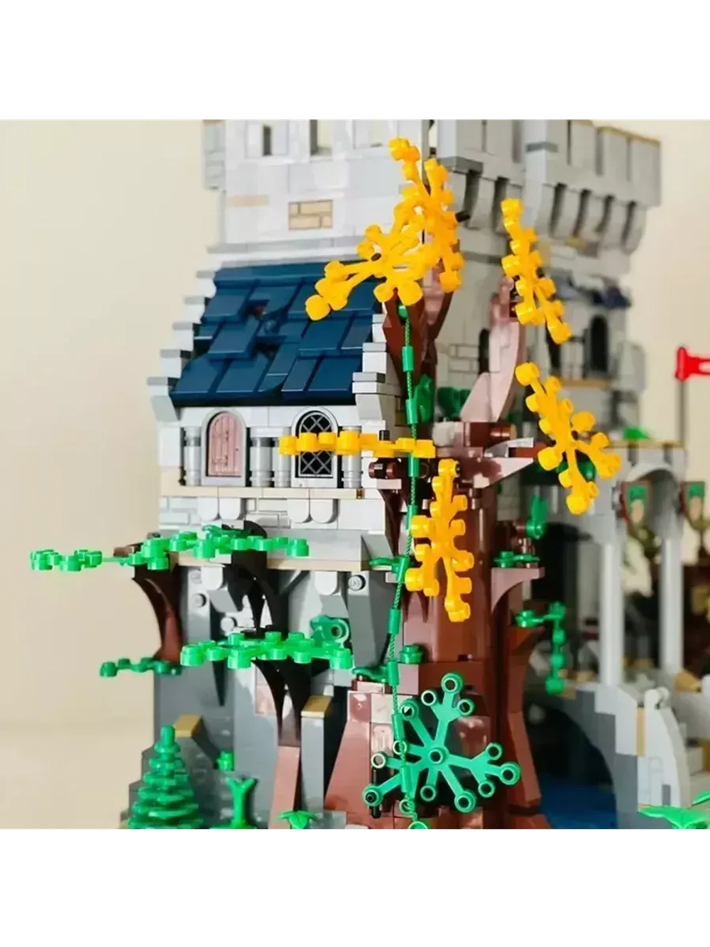 Конструктор Рыцари Замок в лесу 1957 деталей