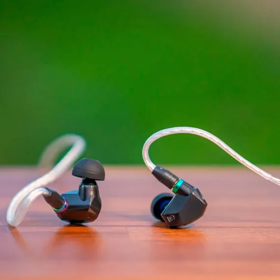 Campfire Audio Fathom Black