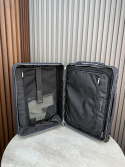 Дорожный чемодан Rimowa Distinct