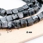 Ларвикит бусины, куб, размер около 6 мм, цена за 14-15 шт (1/4 нити)