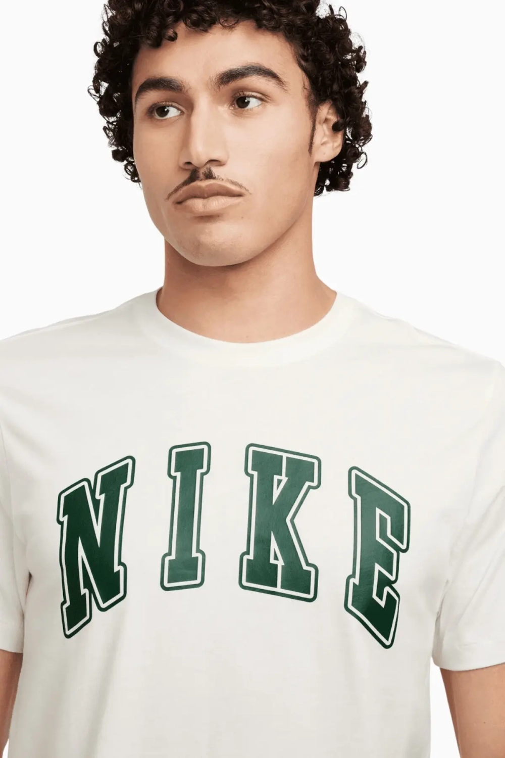 Футболка Nike Sportswear Club - бежевый