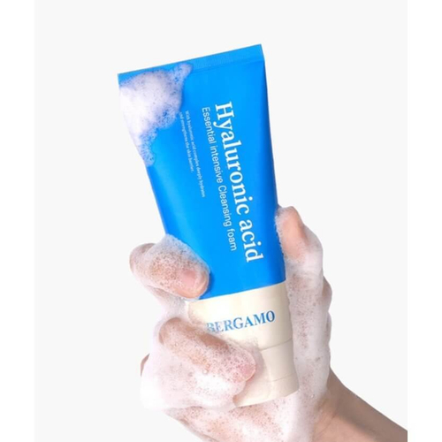 Очищающая пенка для умывания с гиалуроновой кислотой Bergamo Intensive Hyaluronic Acid Cleanser Foam