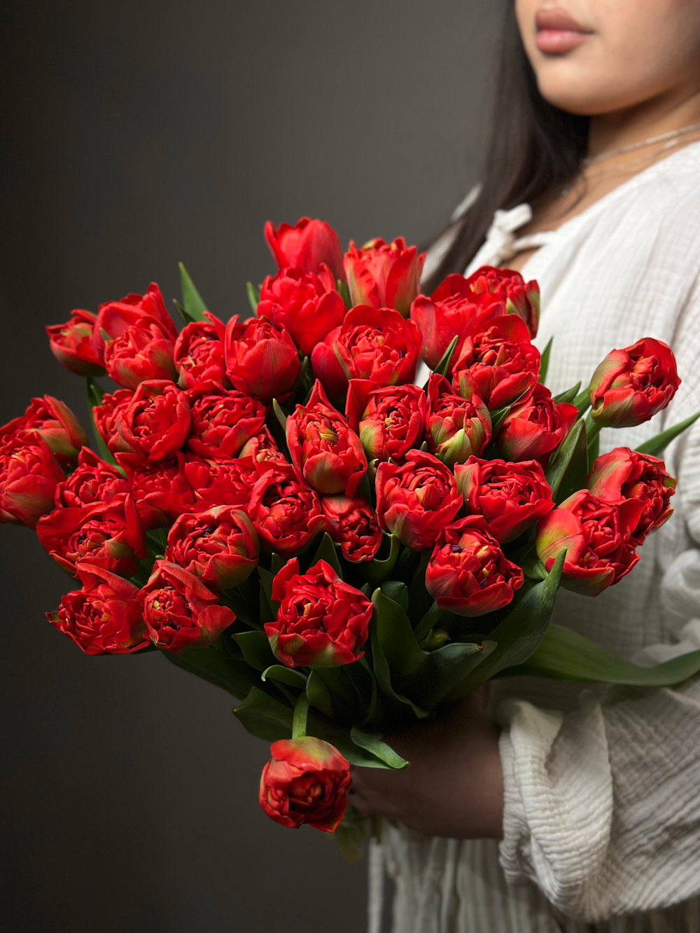 Букет оранжевых пионовидных тюльпанов