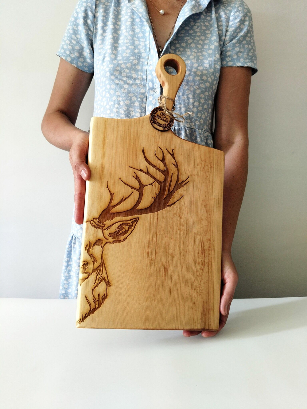 Разделочная доска из спила Сибирского кедра