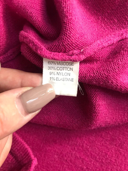 Джемпер JLo красивый, маркировка S, визуально на 42 размер