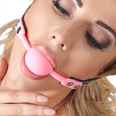 Кляп с фиксацией на голове замочком Knebel, розовый (Цвет: розовый)