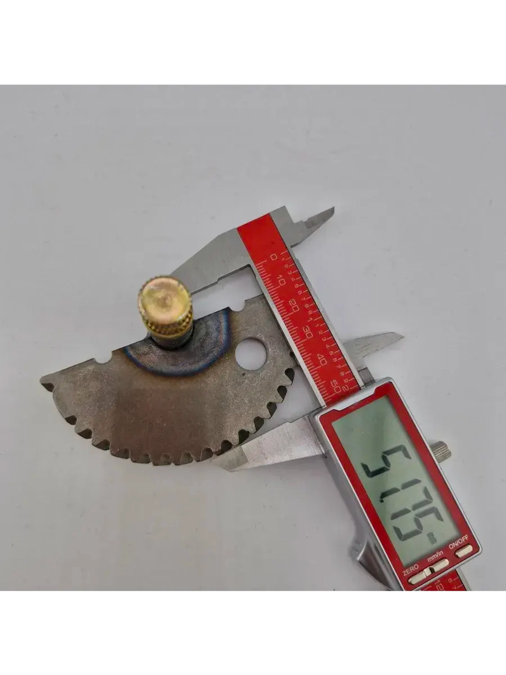 - Зубчатый сектор кикстартера для скутеров 10" 139QMB