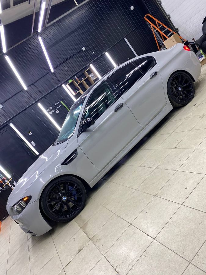 BMW в пленку Light Nardo Gray RG 01 L PET