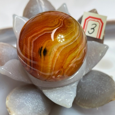 25410 *Агат Мадагаскарский шар 32-34мм (Заряжено на Удачу)