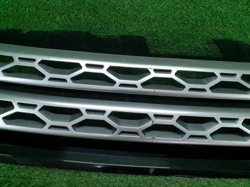 Решетка радиатора Land Rover Discovery Sport (2014-2019)