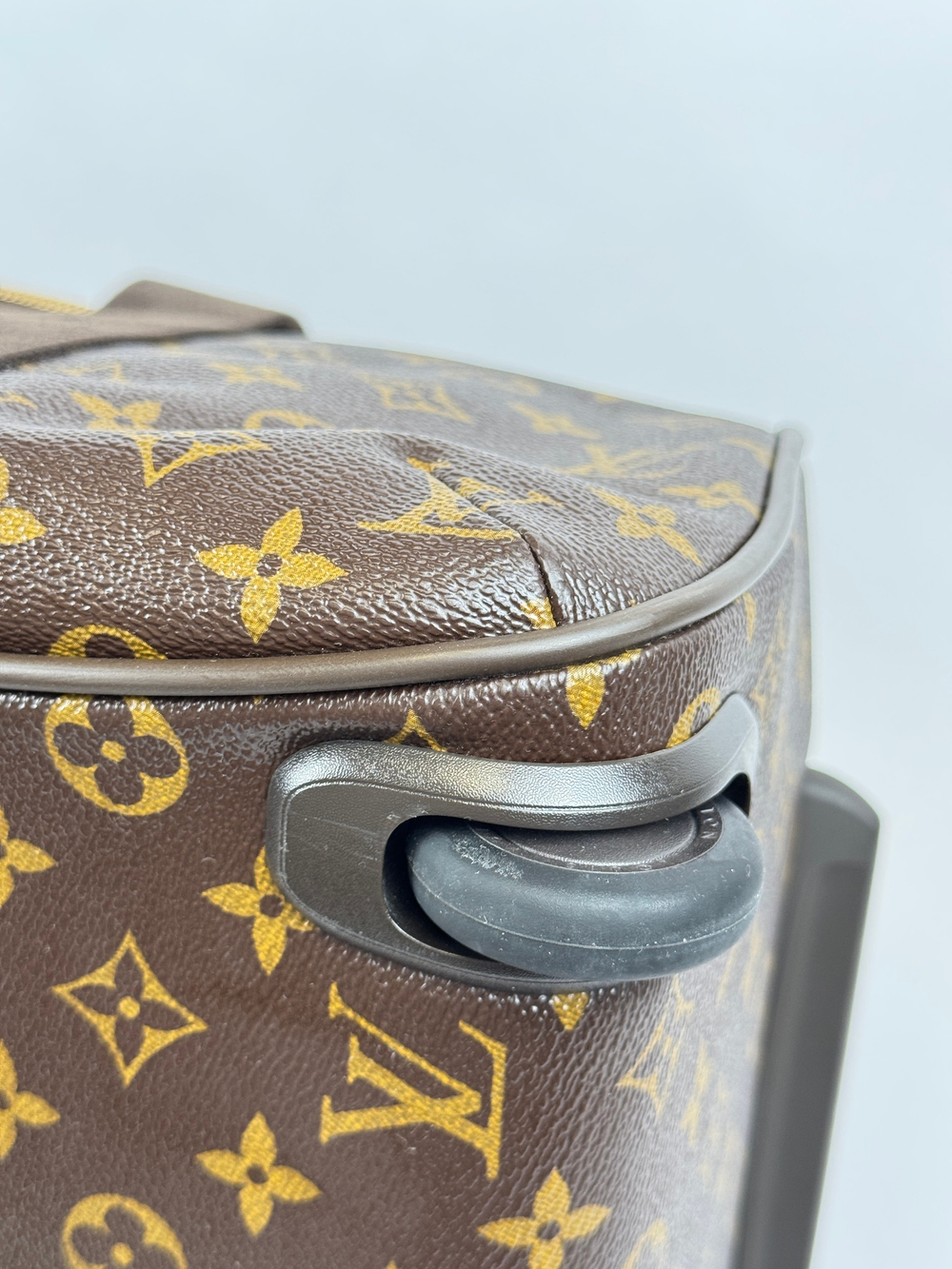 Сумка на колесах Louis Vuitton Monogram Neo Eole 55 Travel