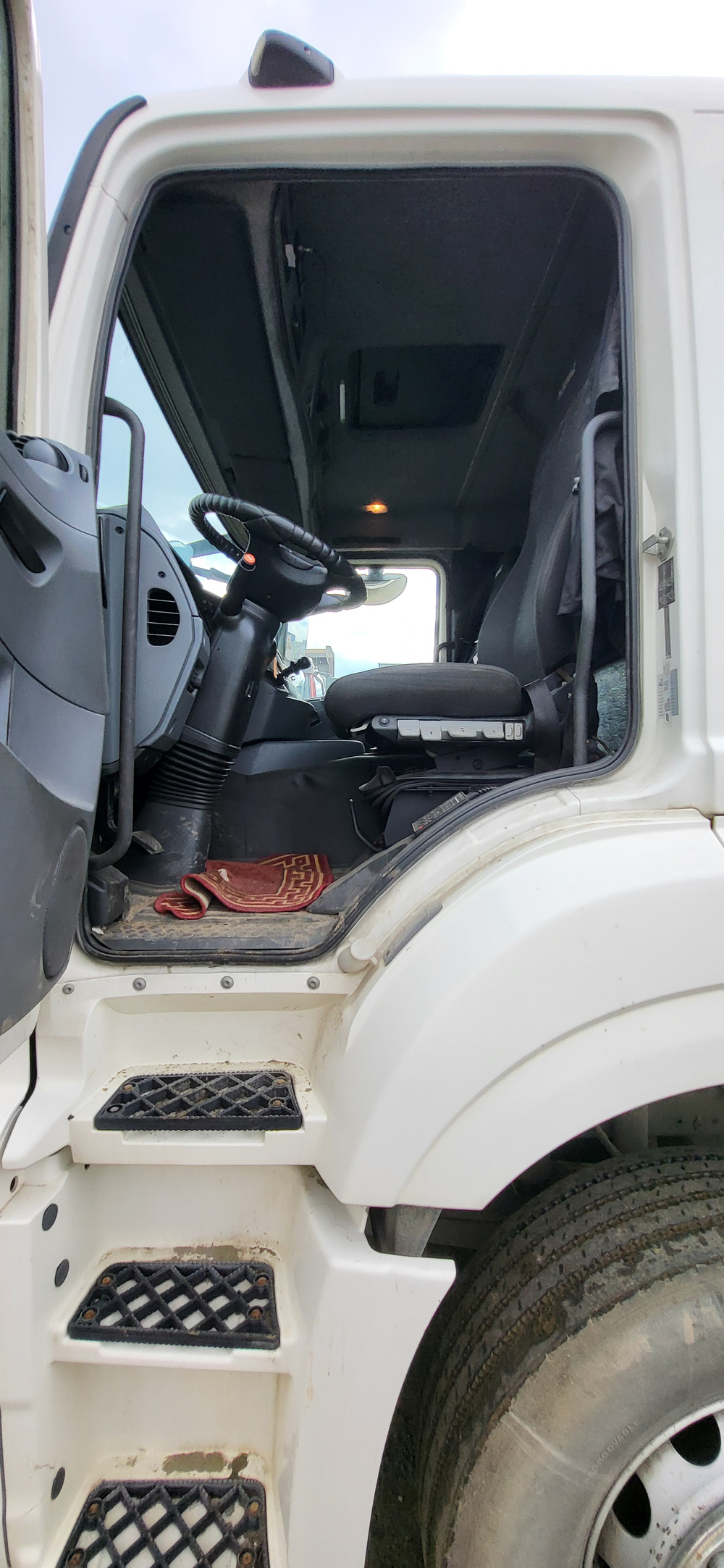 КамАЗ 65206 6x4 Седельный тягач 65206-T5 (Дизельный, 12,0 л, 428 л.с., МТ)