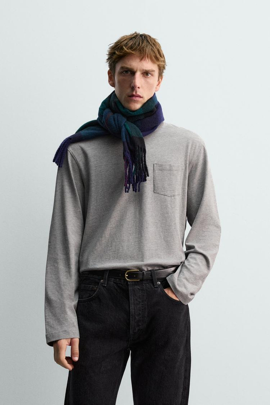 ZARA Х AARON LEVINE ФУТБОЛКА С ДЛИННЫМИ РУКАВАМИ И НАГРУДНЫМ КАРМАНОМ, СЕРЫЙ МЕЛАНЖ