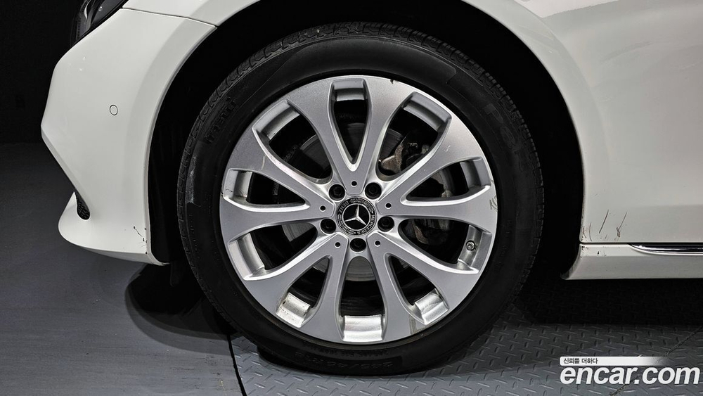 Mercedes-Benz E-Class W213 E220d 4MATIC Exclusive (09.2019)