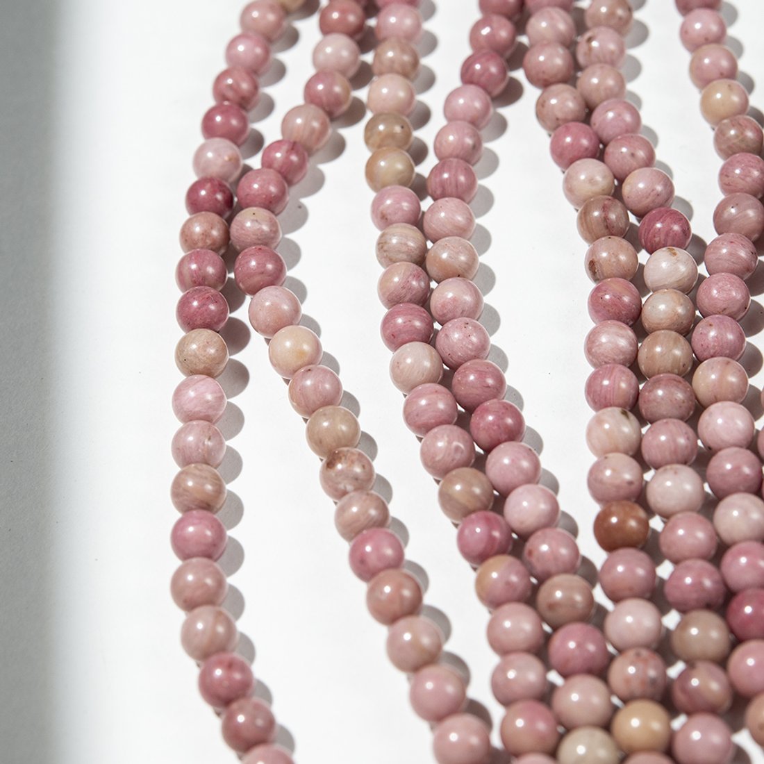 Мусковит натуральный, 6,8мм, шар