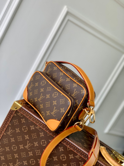 Louis Vuitton Nil Bag