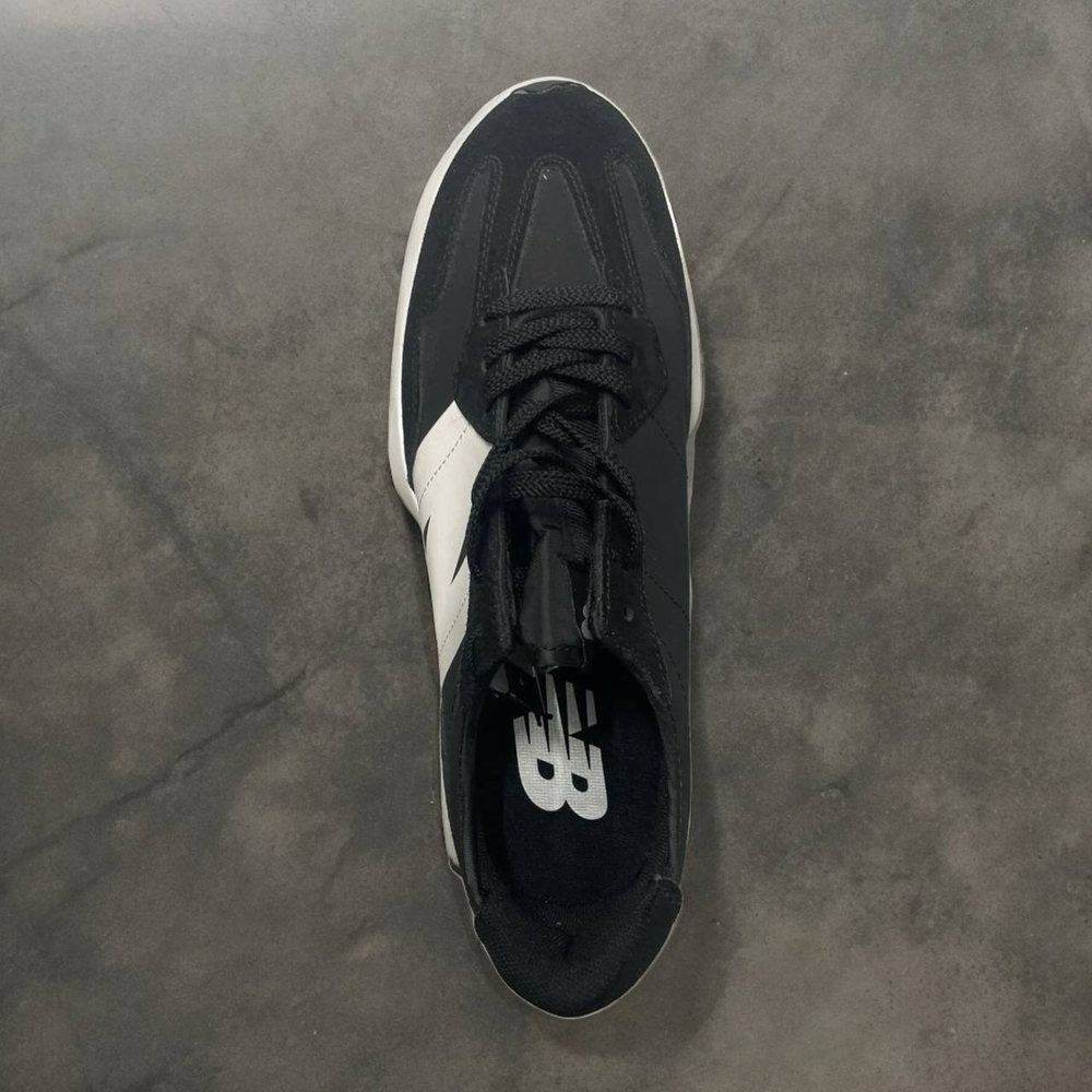 New Balance 327 • Black