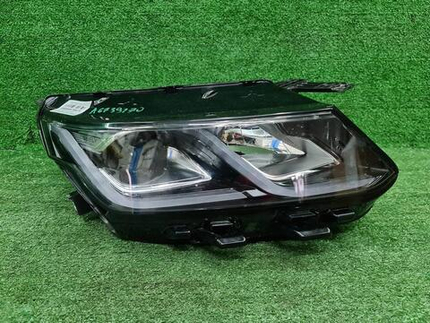 Фара правая Geely Coolray (2019-2023) галоген