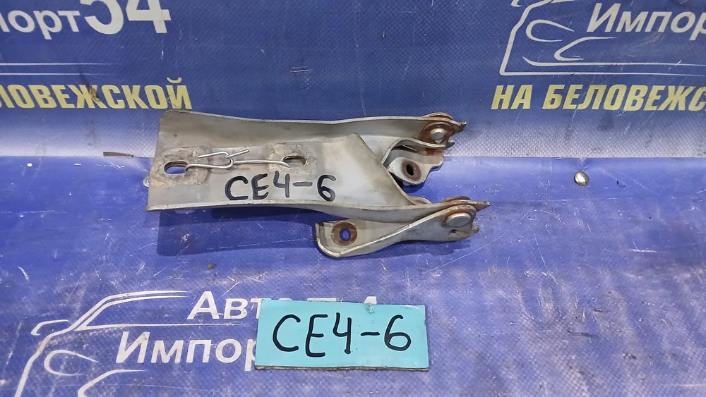 Петля капота правая Honda RAFAGA 1994