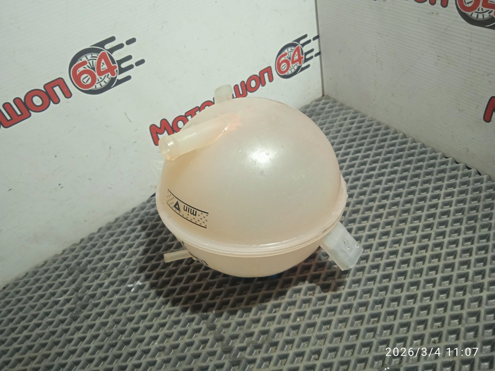 Расширительный бачок охлаждающей жидкости Шкода Октавия А5