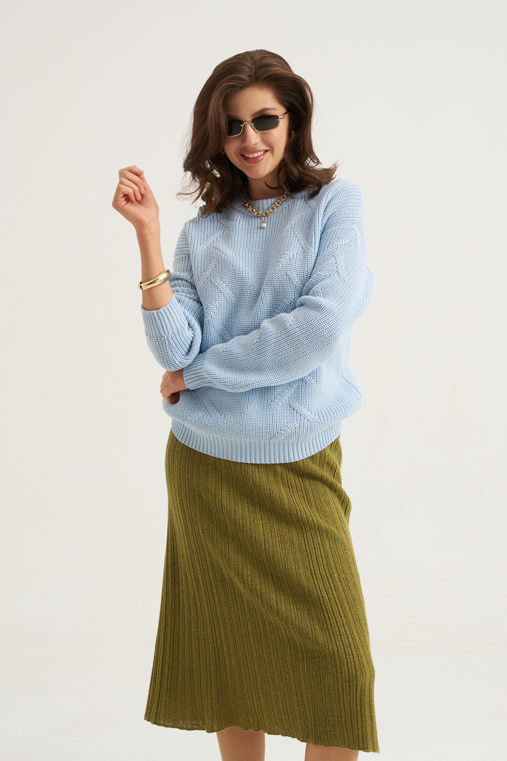 Свитер с крупной вязкой голубой