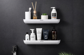 Стены, которые работают: прямые полки без сверления как альтернатива шкафам